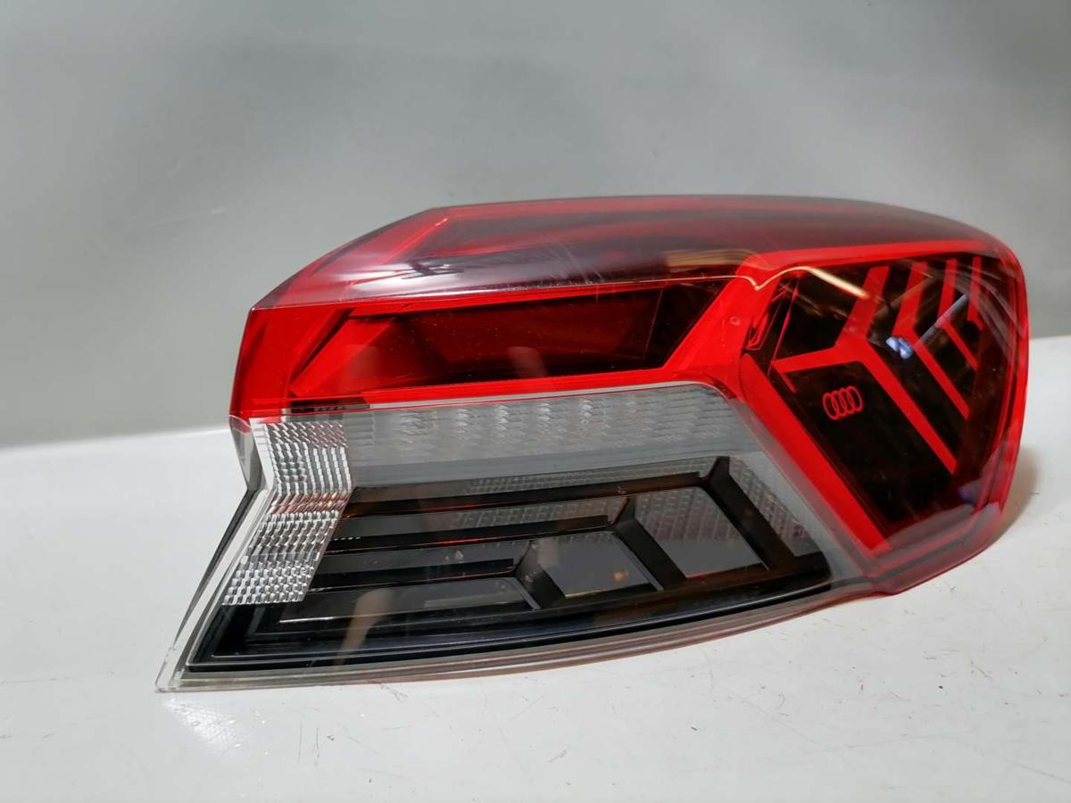 Audi Q4 eTron original Rücklicht Rückleuchte Schlussleuchte rechts Bj.2022